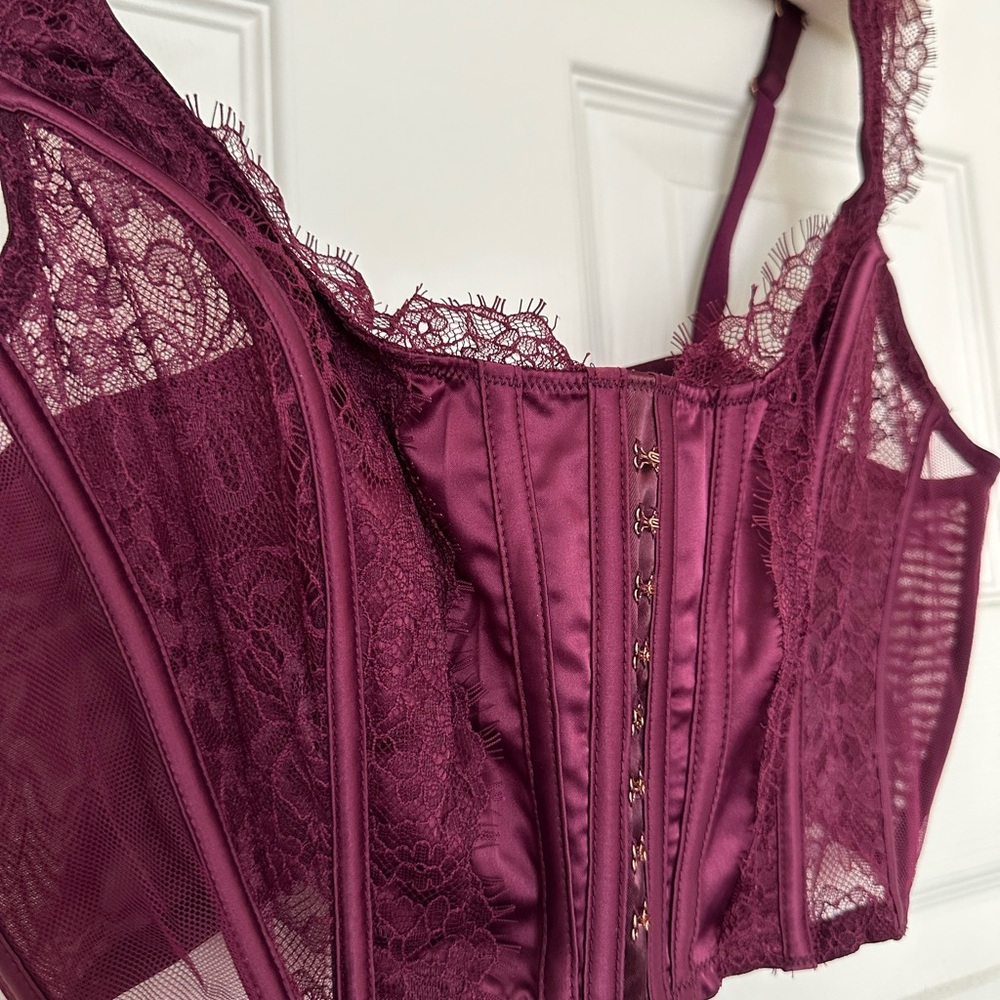 NWOT Corset Top Bustier Top Wine Berry Victoria’s Secret - Picture 4 of 6